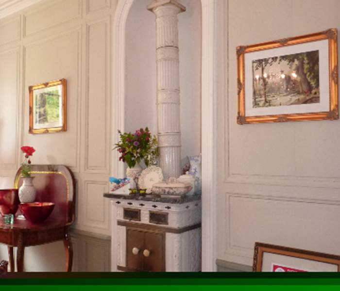 Détail du poêle de la salle à manger