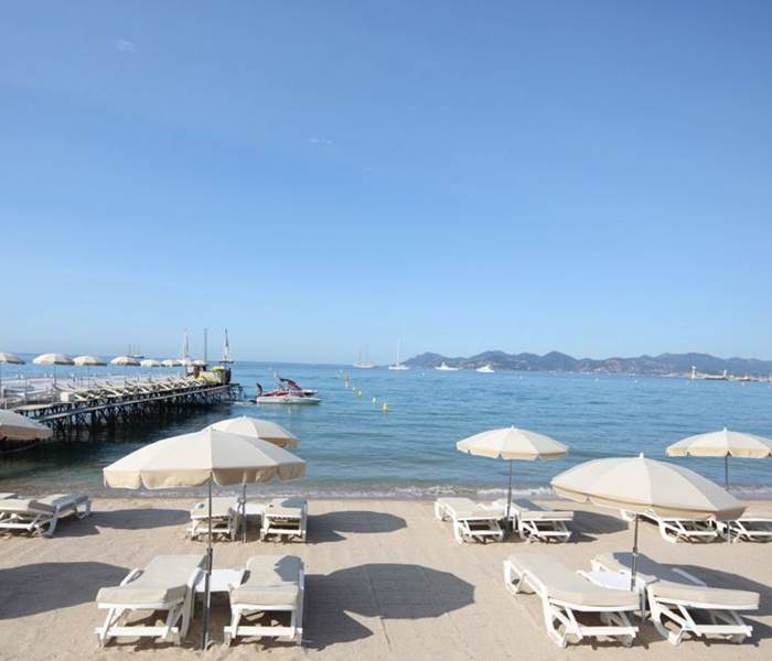 Hotel-de-paris-cannes-plage-restaurant-croisette-beach