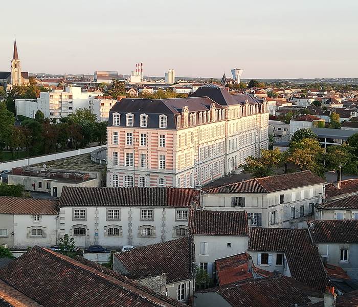 vue de Cognac depuis le rooftop Martell