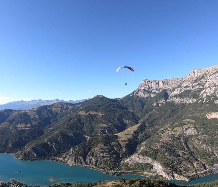 Vol en parapente, les Ailes du Lac à Saint Vincent les Forts