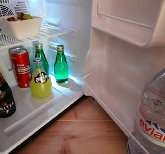 Le mini bar et ses boissons fraîches offertes