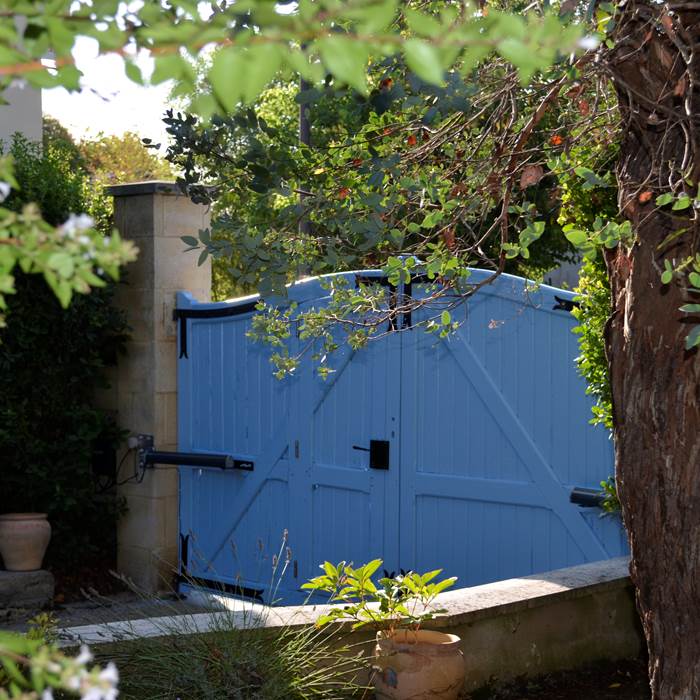 Nouvelle peinture sur portail d'entrée-photo-news