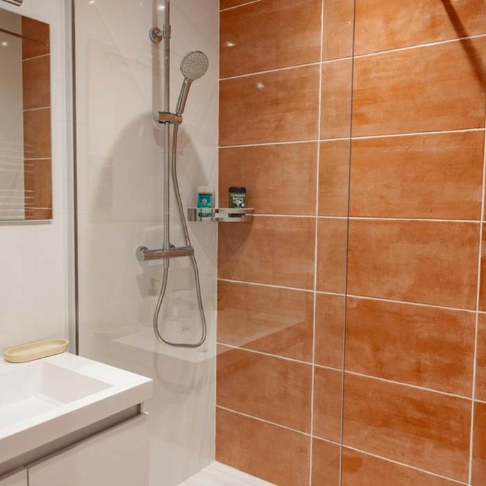 Logement l'Escapade, salle de bain italienne-photo-news