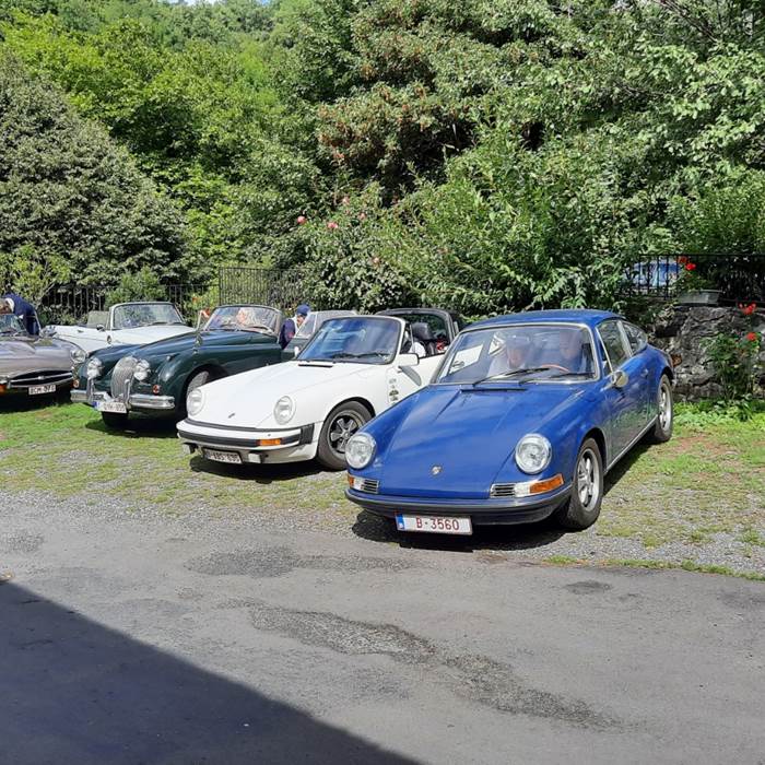 Hostellerie du grand duc voiture ancienne 2