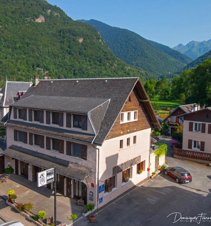 Hotel Bagnères de Luchon St Mamet Pyrénées La Rencluse
