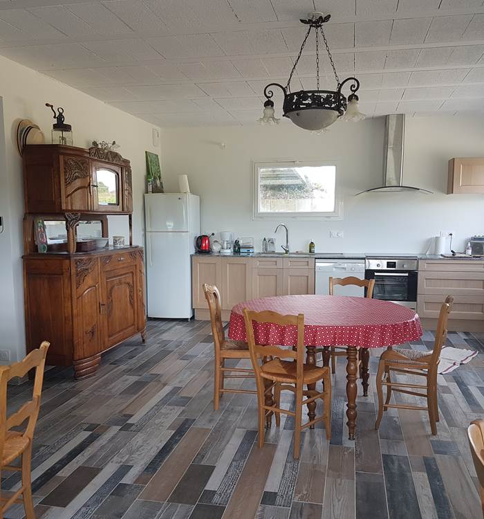 Grande cuisine et salle à manger