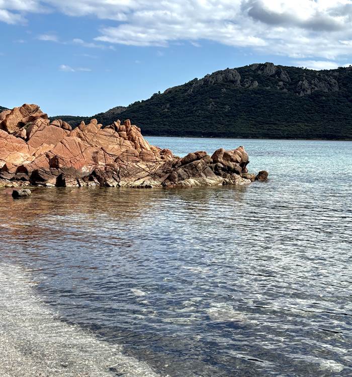 rochers-eau-cristalline-cala-rossa
