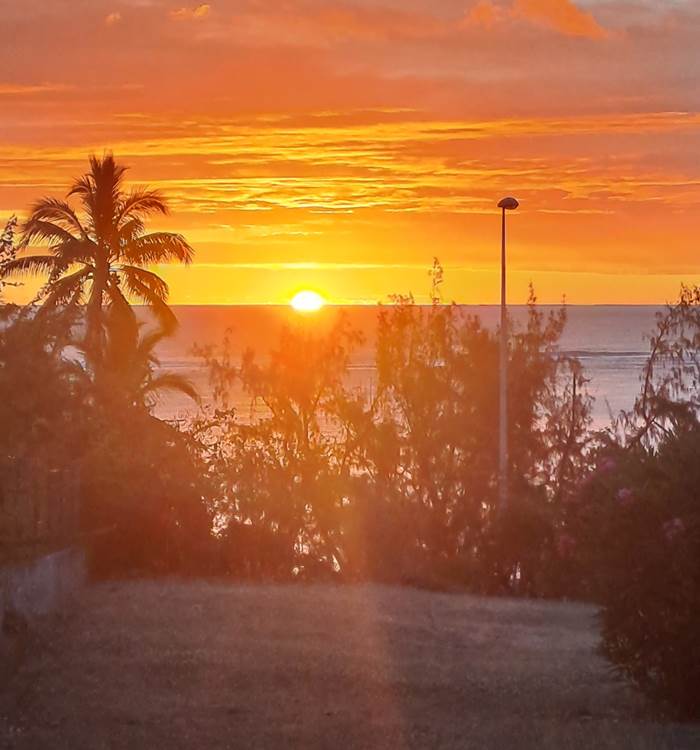 coucher de soleil à Trou d'eau vue du jardin