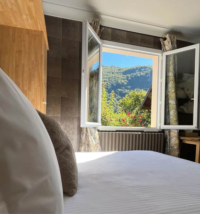 Hotel Bagnères de Luchon St Mamet Pyrénées La Rencluse