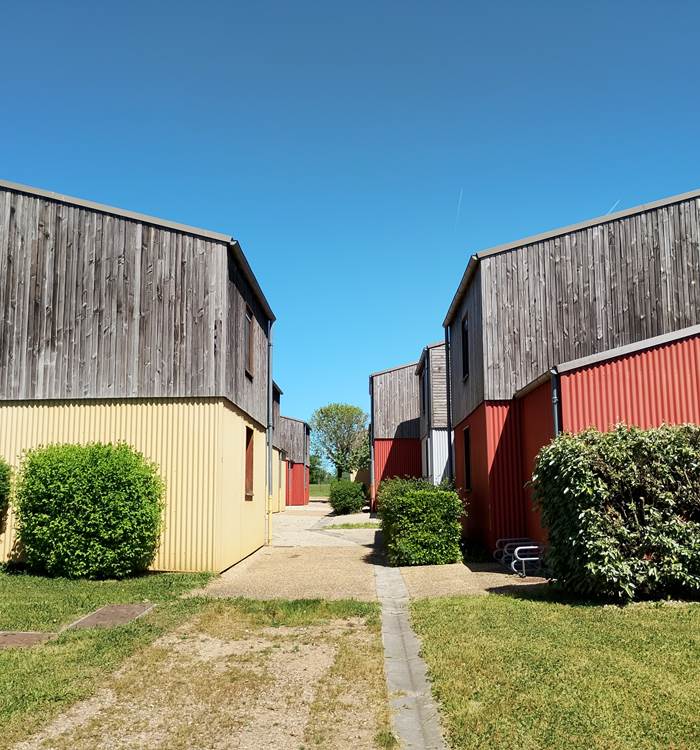 Allée centrale gîtes
