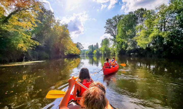 Nature et canoë sur la Vézère avec canoë family