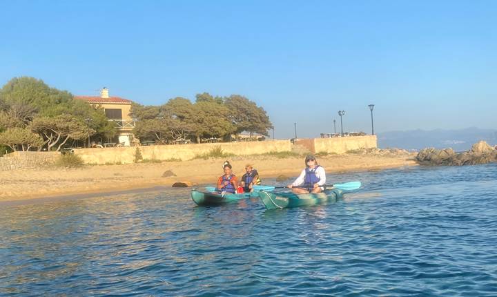 Abbartello canoe de mer kayak Corse pause gourmande arrivée restaurant