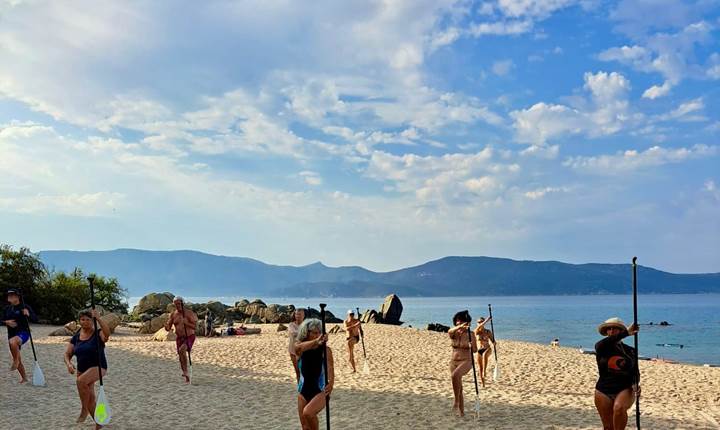Abbartello kayak Corse échauffement à terre qi gong du bâton