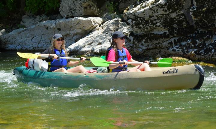 canoe-kayak-ardeche-descente-vallon-pont-arc-alain-bateaux