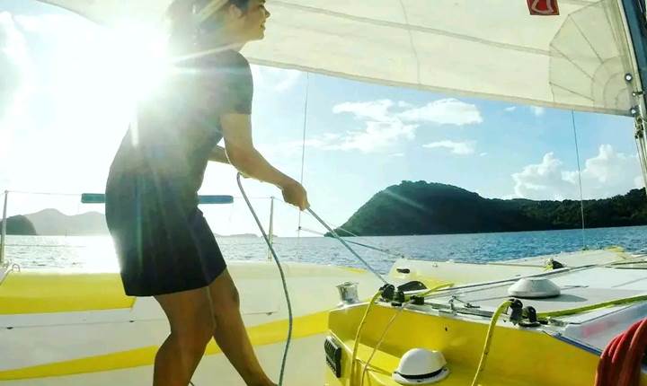 vue-coucher-de-soleil-depuis-catamaran-les-saintes