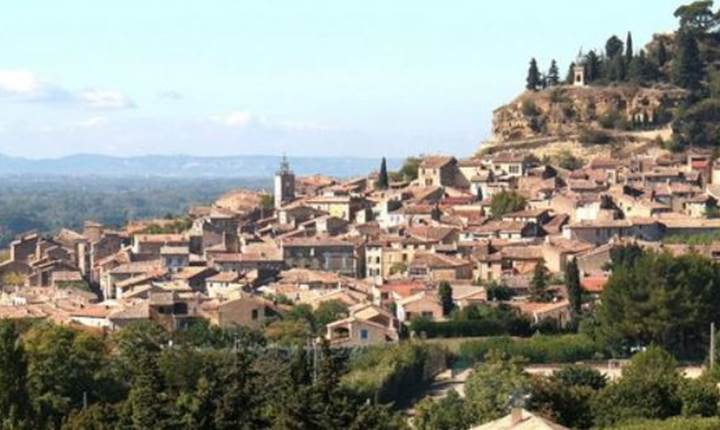 Vue panoramique sur village