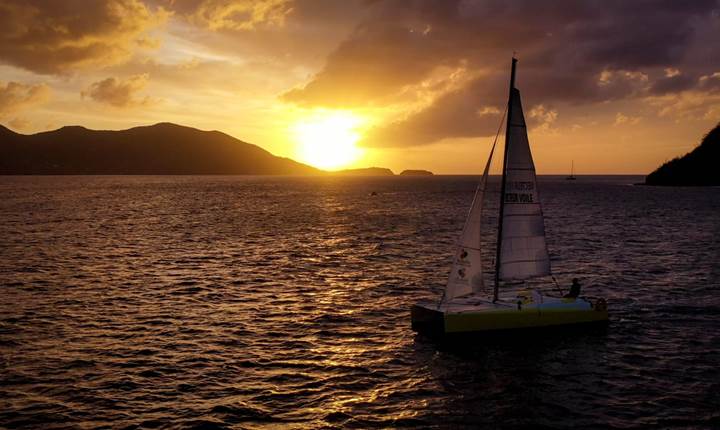 balade-catamaran-coucher-de-soleil-terre-de-haut