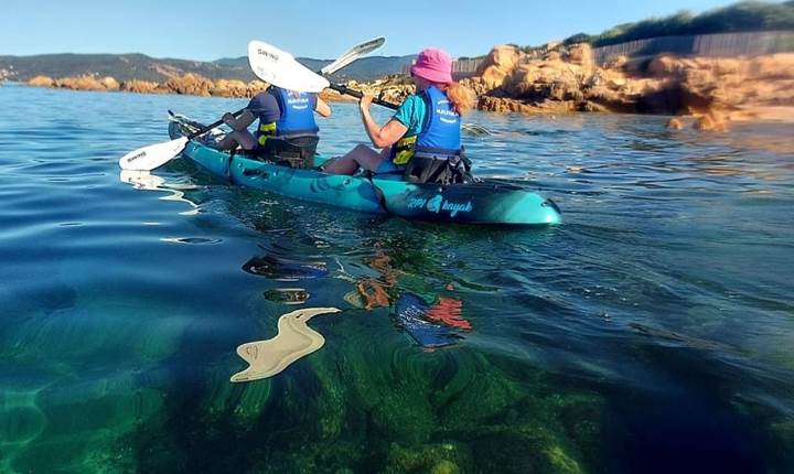 Abbartello canoe de mer kayak Corse eau translucide