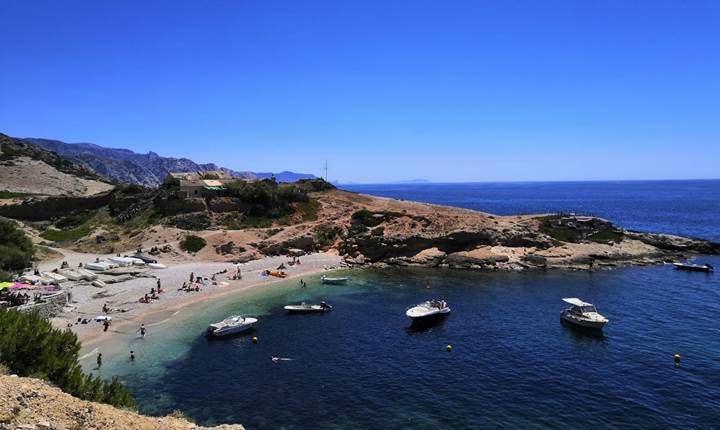 calanque de marseilleveyre plage