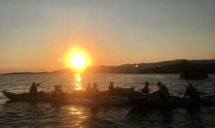 Abbartello canoe de mer kayak Corse coucher de soleil