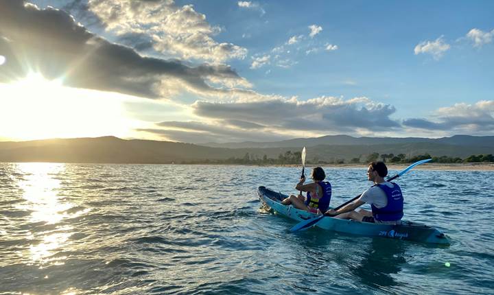 Abbartello canoe de mer kayak Corse coucher de soleil
