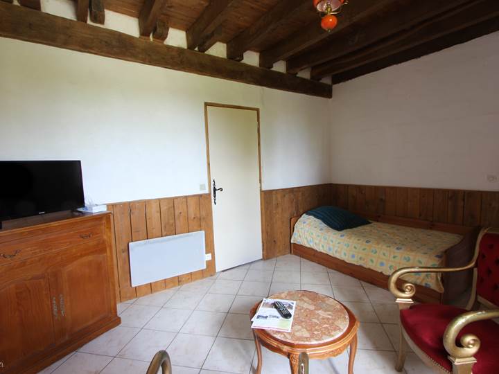 Grande chambre avec 2 pièces séparées ,douche italienne