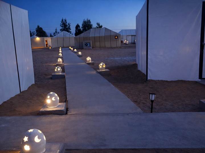 Le camp au coucher du soleil