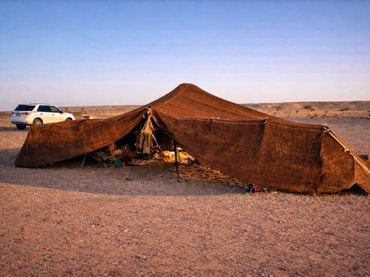 Tente berbère dans un campement nomade