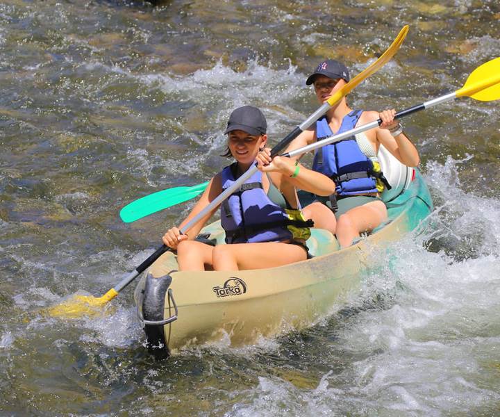 canoe-kayak-ardeche-descente-famille-vallon-pont-arc-alain-bateaux-presta