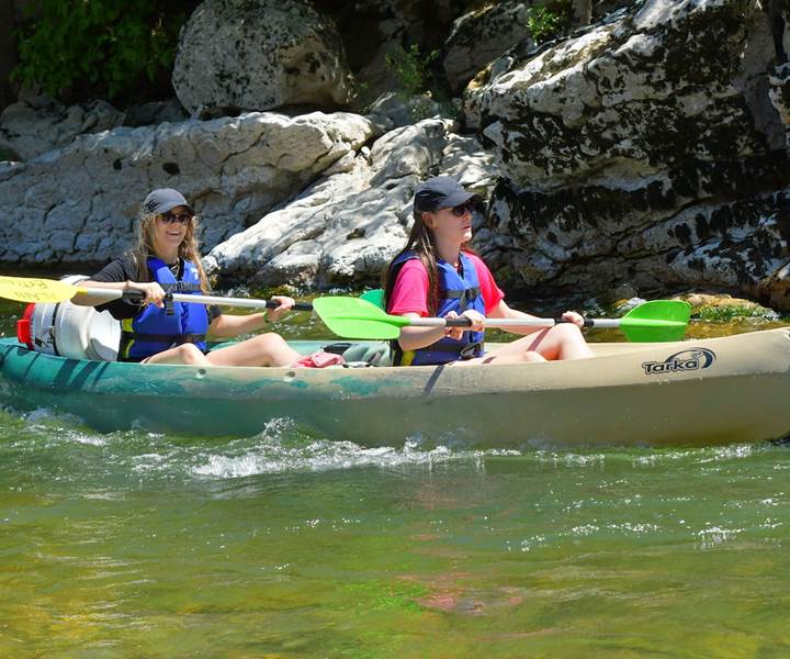 canoe-kayak-ardeche-descente-vallon-pont-arc-alain-bateaux-presta