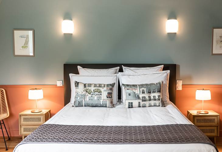 lit queen size 160 cm de largeur
