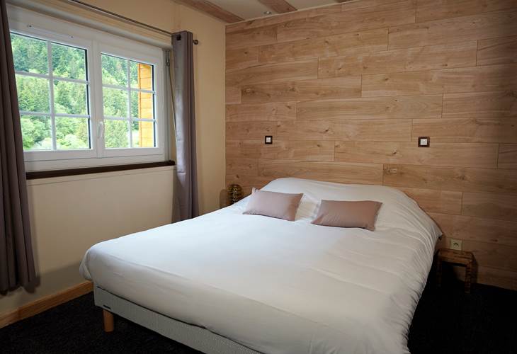 Chambre lumineuse et moderne Pyrénées