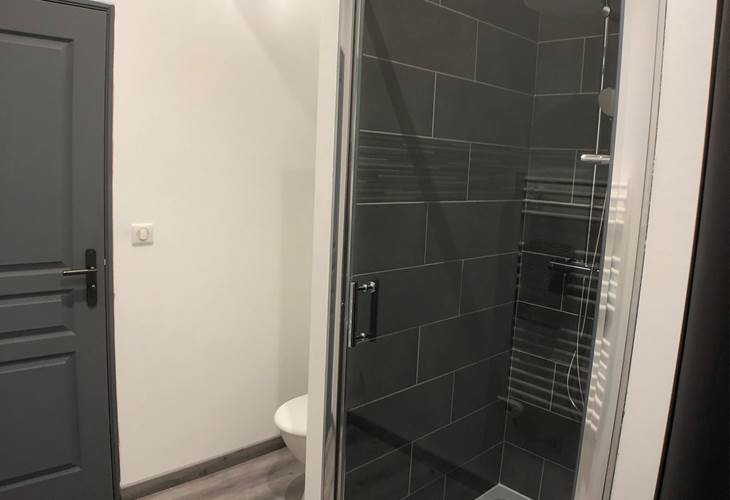 CHAMBRE JULIENAS_SDB_3