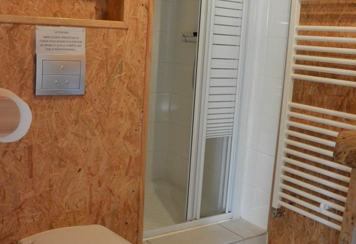 Gîte Tré le grenier - charmant gîte - Gîte le Bas - pour 5 personnes - salle de bain