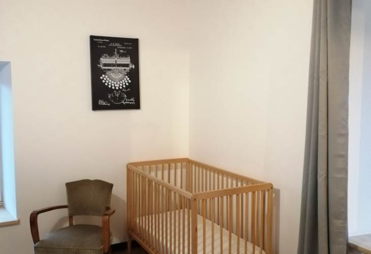 Chambre 2 au 1er étage - Lit en 160x200 + lit bébé