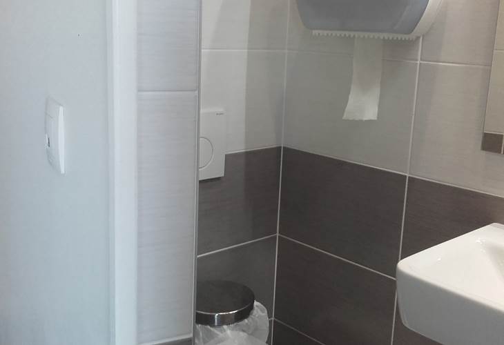 Hotel_de_la_plage_quineville_2_étoiles_salle_de_bain_rénovée