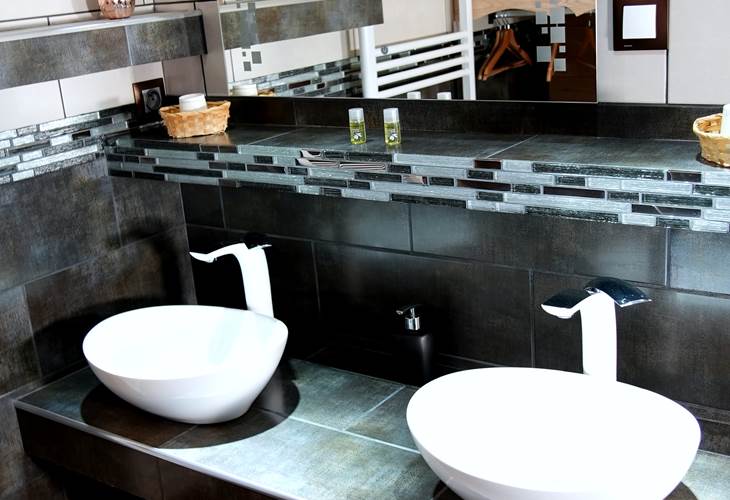 Design carrelé & vasque contemporaine