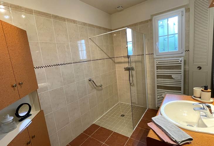 salle de bains rez-de-chaussée