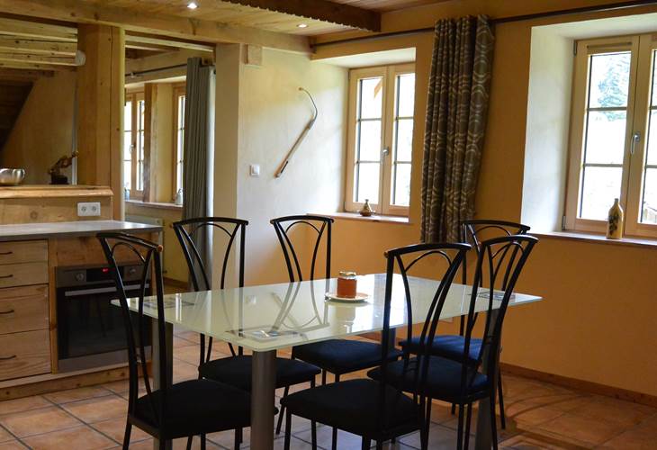 Gîte Tré le grenier - charmant gîte - Gîte le Grand - pour 6 personnes - coin repas