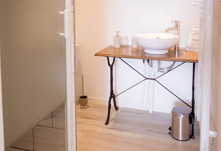 SALLE DE BAIN DE LA CHAMBRE JEANNINE