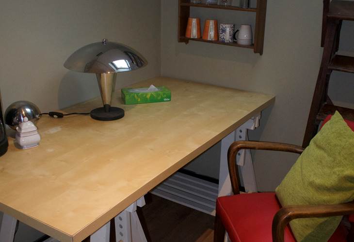 Studio coin bureau et repas kitchenette