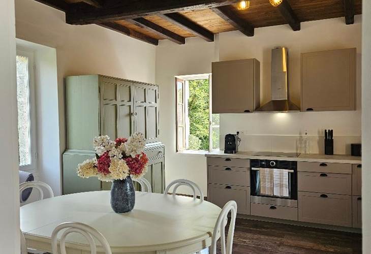 LB 2 kitchen