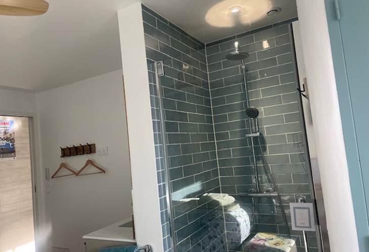 La douche chambre bleue