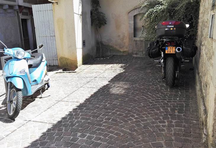 Parking motos