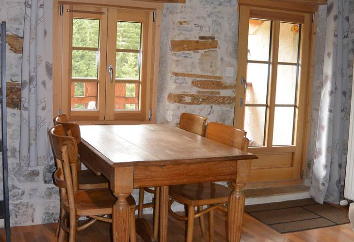 Gîte Tré le grenier - charmant gîte - Gîte le Haut - pour 2 personnes - coin repas