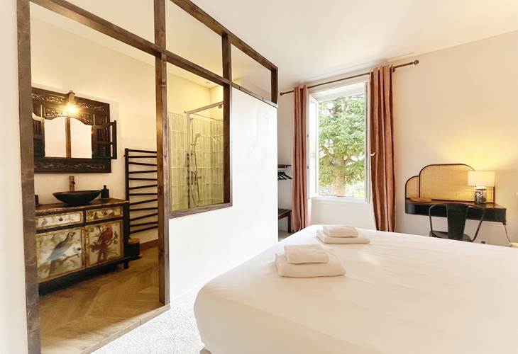 La Maison Voyage 41 - vue d'ensemble SDB ouverte - Chambre Jardin