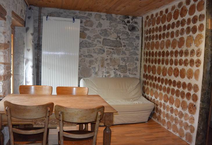 Gîte Tré le grenier - charmant gîte - Gîte le Haut - pour 2 personnes - salon