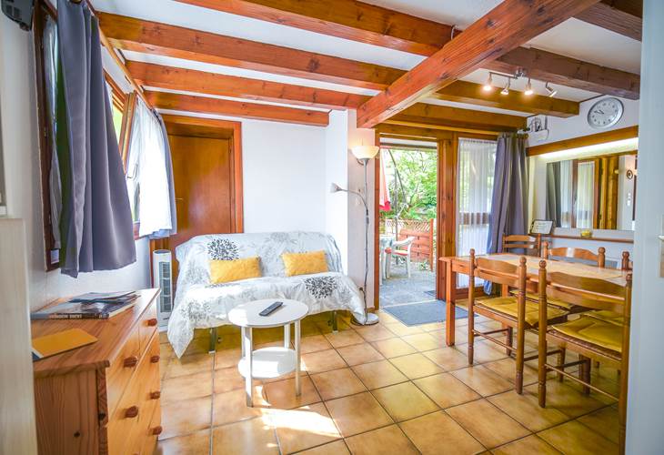 pièce principale rez de chaussée (avec la terrasse de plain pied devant le pavillon)