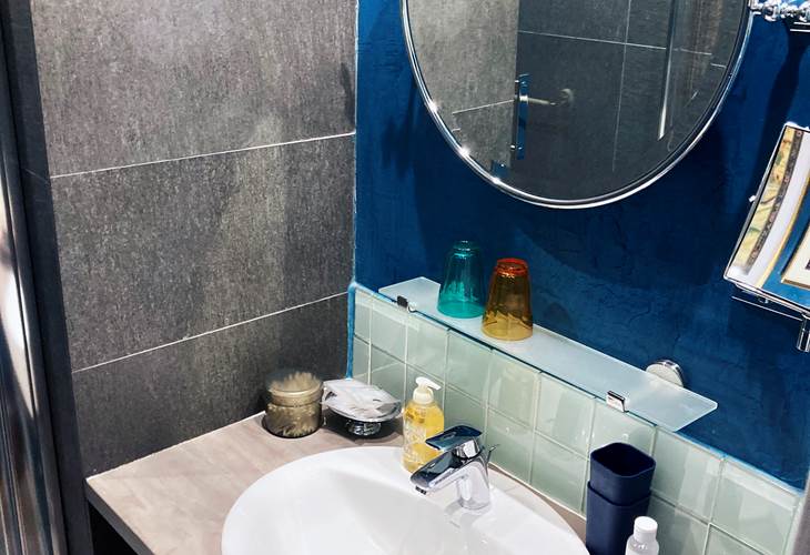 Salle de bain chambre double classique