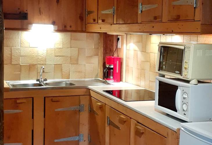 Gîte Tré le grenier - charmant gîte - Gîte le Haut - pour 2 personnes - kitchenette